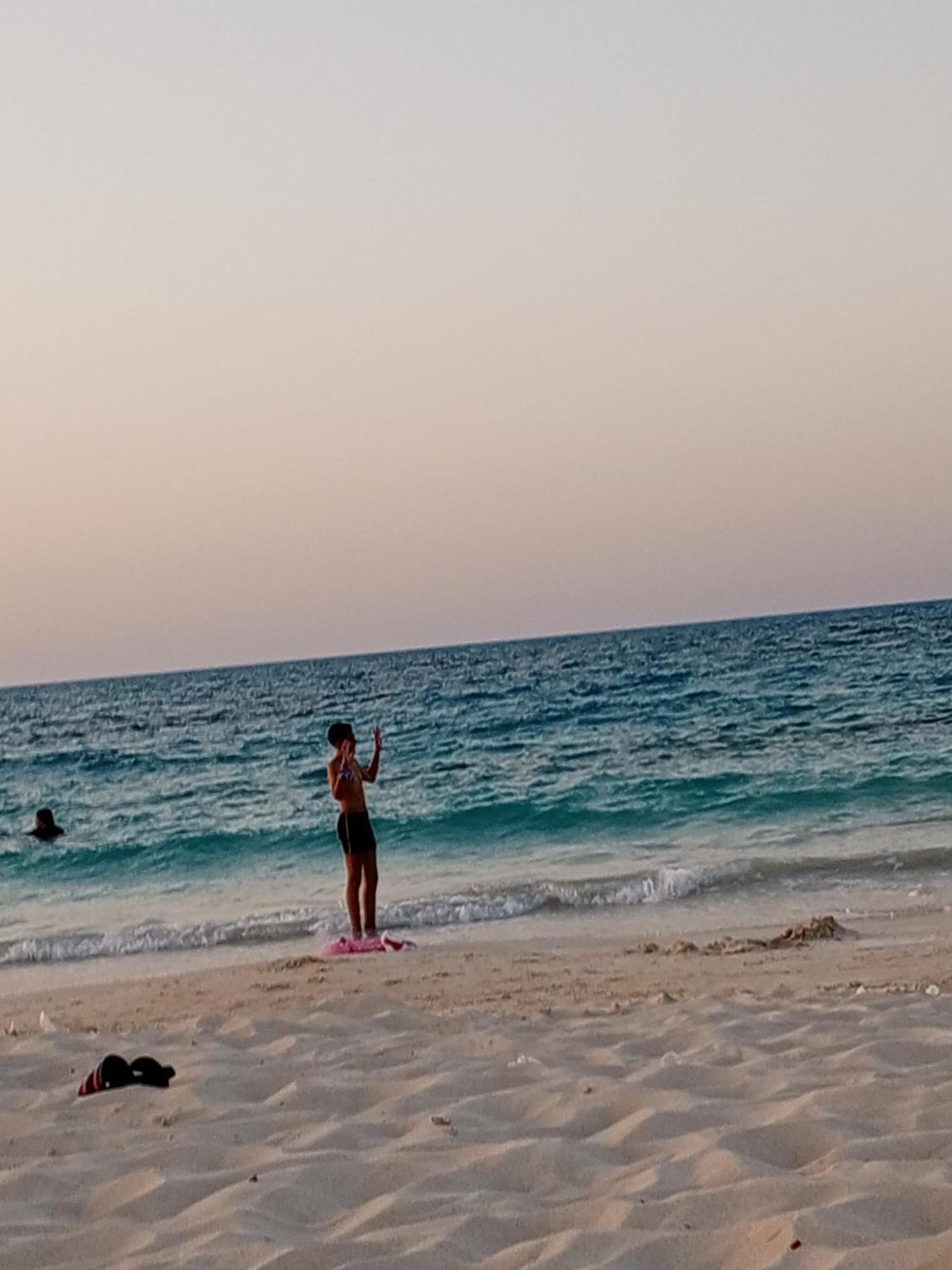 شقة Fayrouzat Almndra Near The Sea With Garden View الإسكندرية المظهر الخارجي الصورة